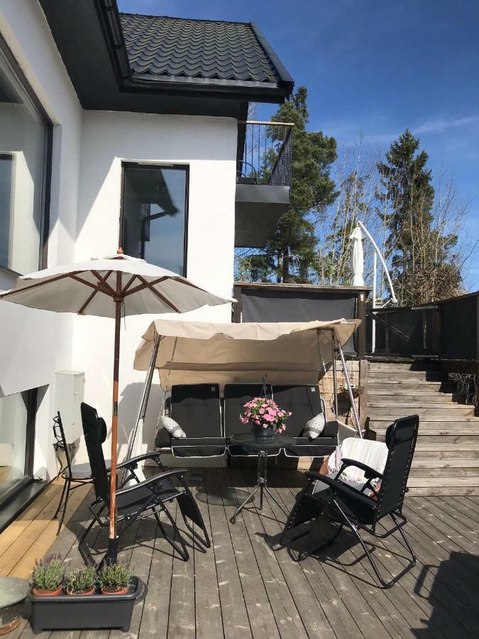 Laegenhet I Villa Pa Fornudden Tyreso Exterior photo